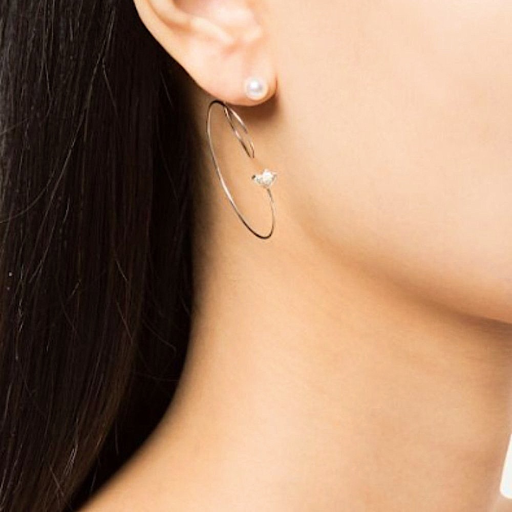 E.M. twisted pearl earring